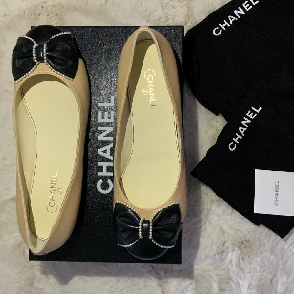 NIB CHANEL Bow Ballerina Flats Lambskin Beige/Black Pearl 38.5 RARE - Picture 7 of 7